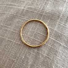 Load image into Gallery viewer, Ring CHARLES - 18K Gold Wire Ring
