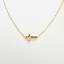 Load image into Gallery viewer, Necklace REMI Chain &amp; Baguette Peridot Cross 18 carats Gold

