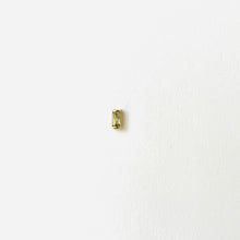 Load image into Gallery viewer, Earrings LORA - Baguette Peridot- 18K gold
