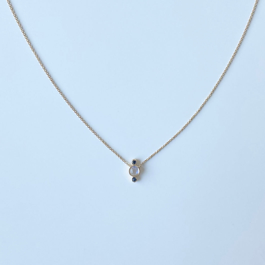 Necklace NOA 18K Gold Moonstone & Blue Sapphire