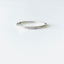 Load image into Gallery viewer, Ring CHU - 18K Gold Wire Ring &amp; Diamonds
