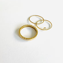 Load image into Gallery viewer, Ring CAROLINE - Square Band Ring 18K Gold
