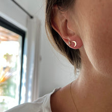 Load image into Gallery viewer, Earrings ISIS - Moon 18K Gold
