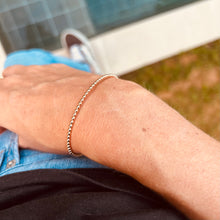 Load image into Gallery viewer, Bracelet Bangle Francoise - Open Bangle Bubble 18K Gold
