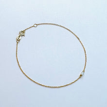 Load image into Gallery viewer, Bracelet EVE-  Extra Thin 18K Gold Chain with Baguette Diamond 0.06ct
