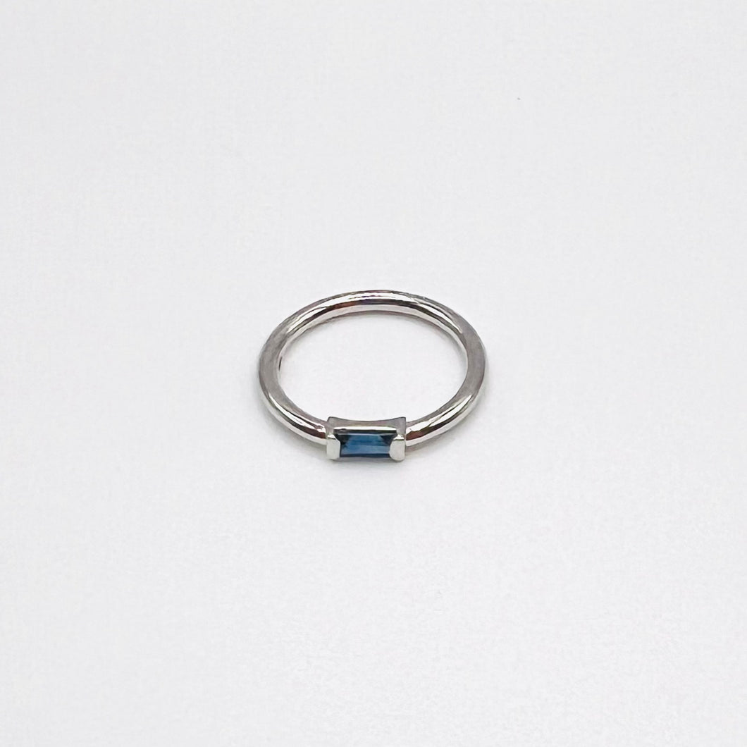 Ring AUDE 18K Gold Ring Blue Sapphire Baguette Cut