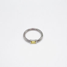 Load image into Gallery viewer, Ring LAURE 18K Gold Ring Yellow Sapphire Baguette Cut
