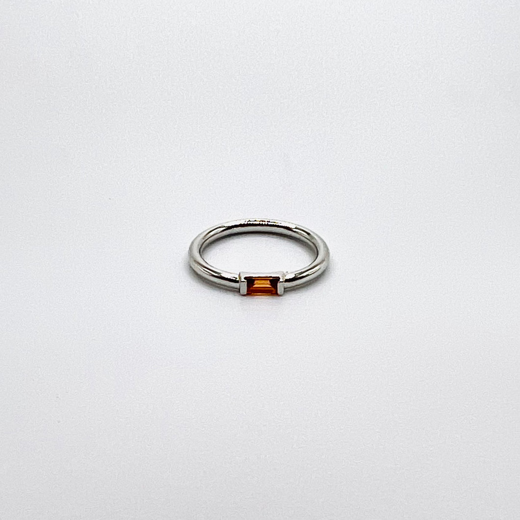 Ring ELLA 18K Gold Ring Orange Sapphire Baguette Cut