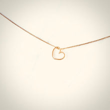 Load image into Gallery viewer, Bracelet ISABELLE - Chain &amp; Heart Pendant 18K Gold

