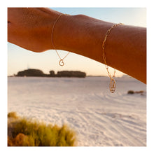 Load image into Gallery viewer, Bracelet ISABELLE - Chain &amp; Heart Pendant 18K Gold
